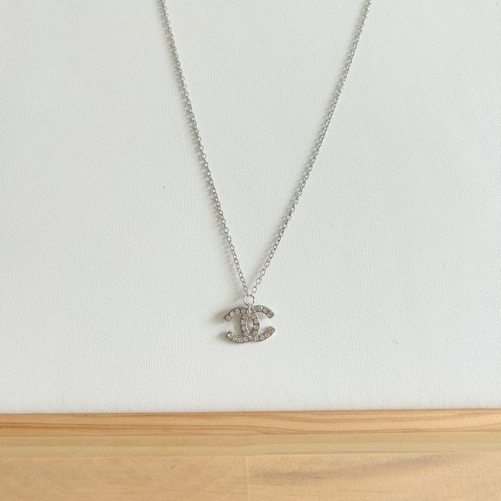 Fashion Jewelry Pendant Necklace - Picture 3 of 4